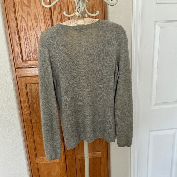Charter Club Cashmere Light Grey V Neck Sweater S - Picture 2 of 3